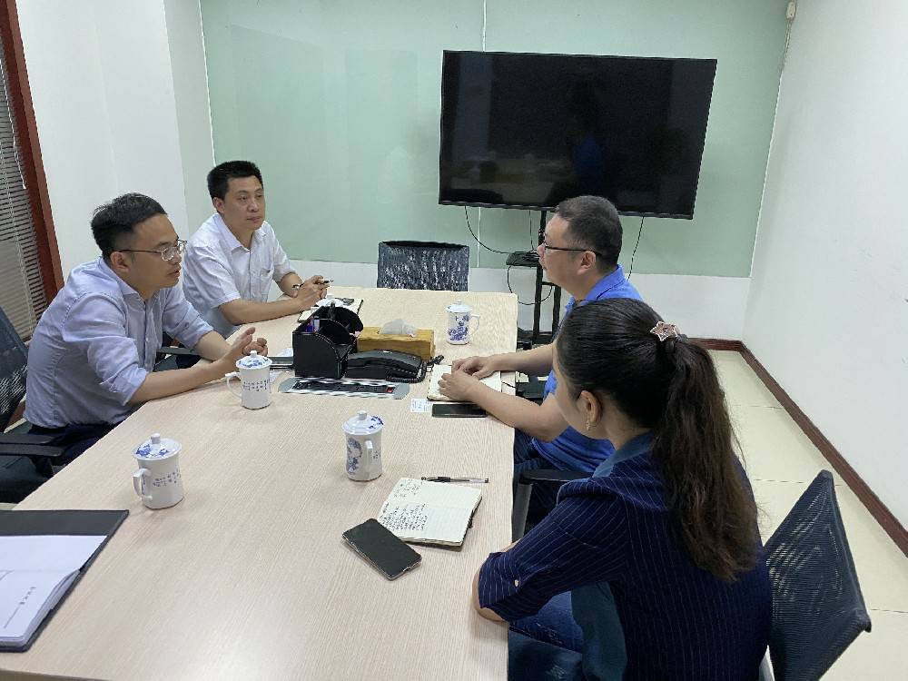 无锡市工信局领导来开云官方端网站登录入口-开云online(中国)科技开展“三联三解”活动
